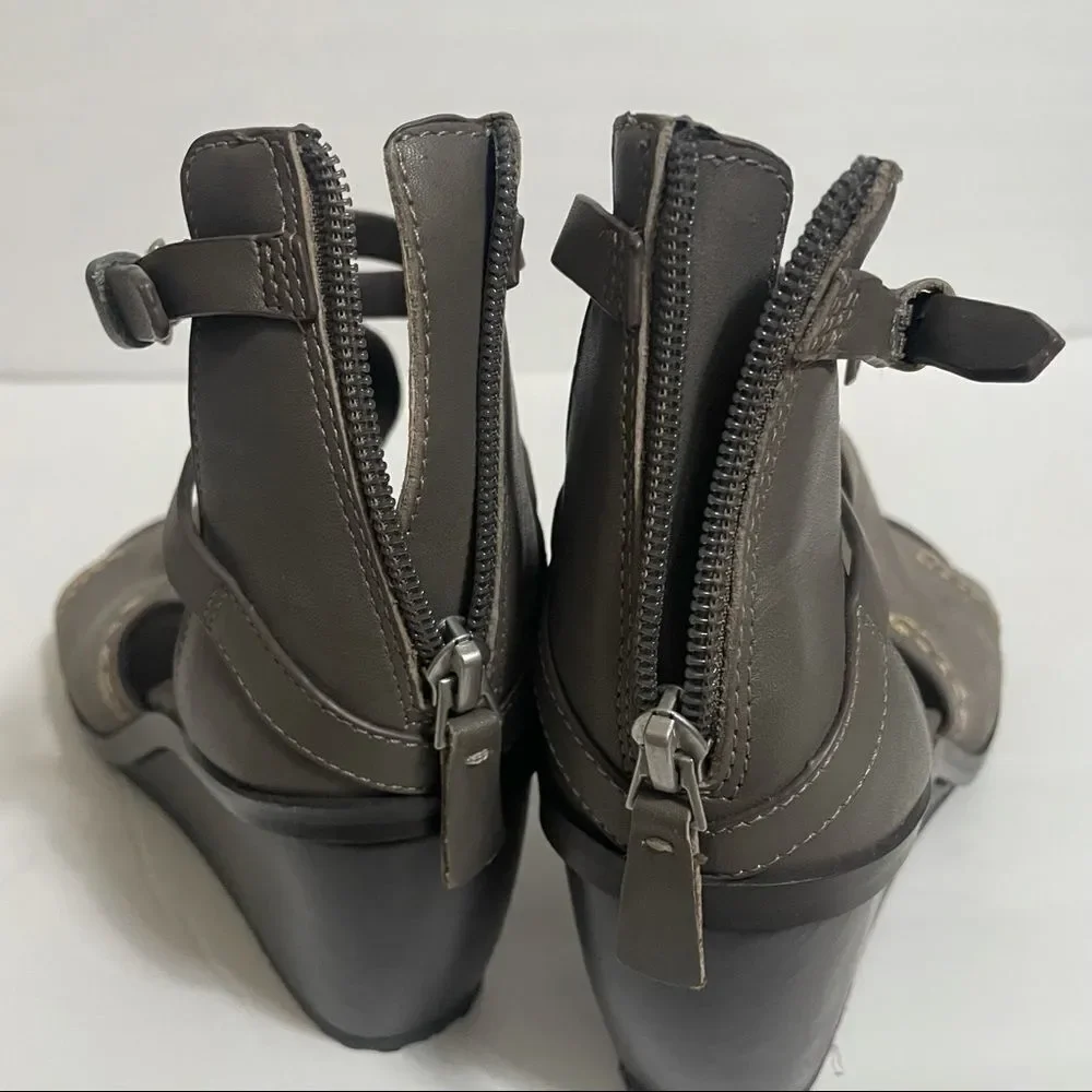 Naked Feet Crux Grey Suede and Leather Wedge Sandals size 8
